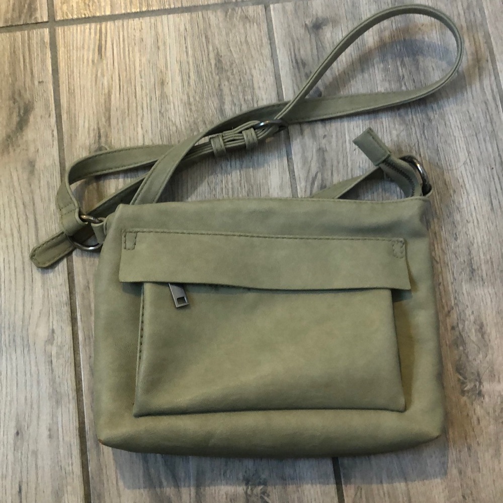 Universal Thread Zip Closure Crossbody Bag